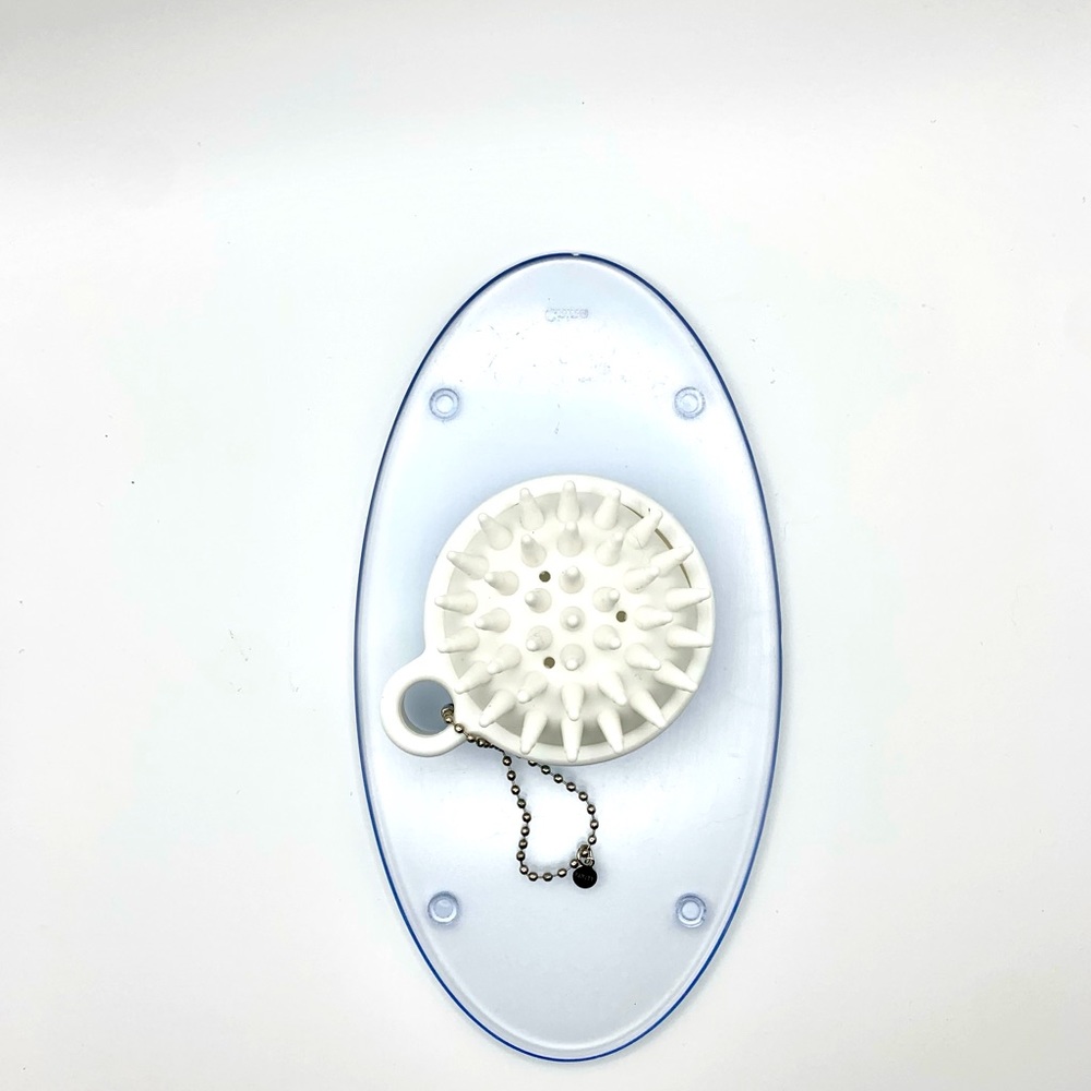 V A N I T Y Scalp Massaging & Lathering Tool